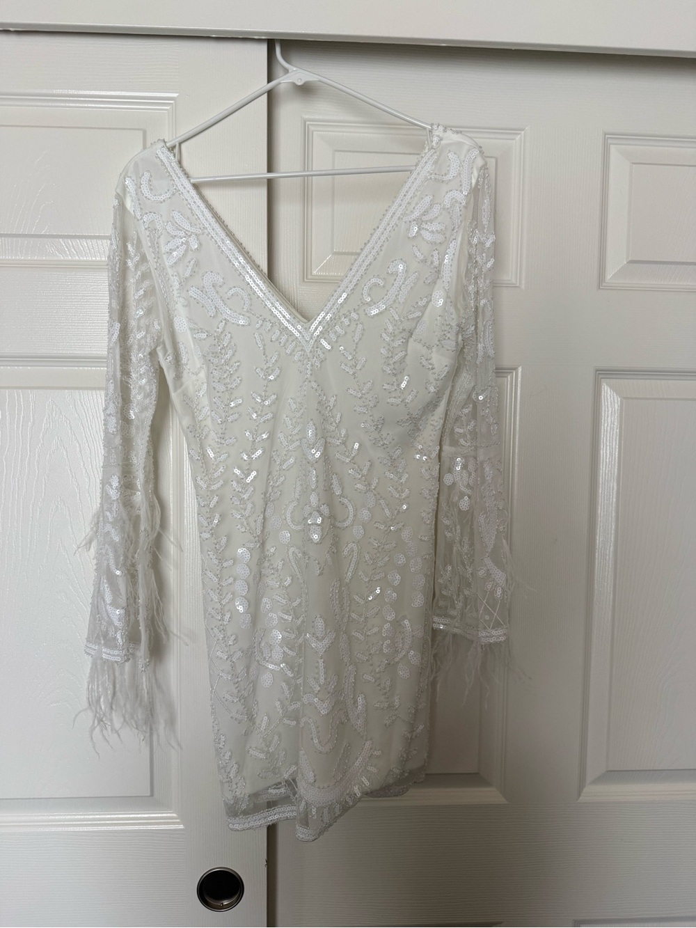 12th Tribe White Sequined V-Neck Long Sleeve Cocktail Dress
